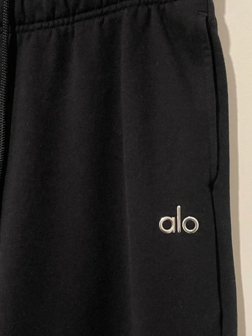 ALO Accolade Black Sweatpant (No Size Tag Waist 32”) Inseam 29” - Picture 6 of 7